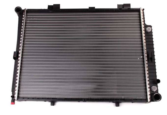 Mercedes Radiator (w/ Auto Trans) 210500710364 - Behr 376710234